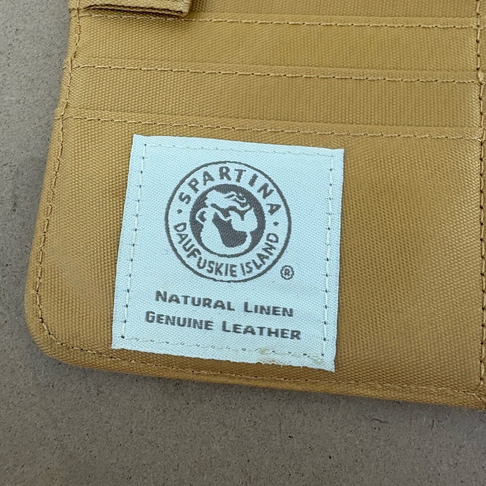 Spartina Clutch Purse - Brown and Whtie, 15 Card Slots, Clear ID Slot - Picture 5 of 7